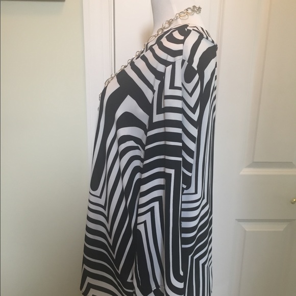 Roz & Ali black and white tunic - Picture 2 of 6